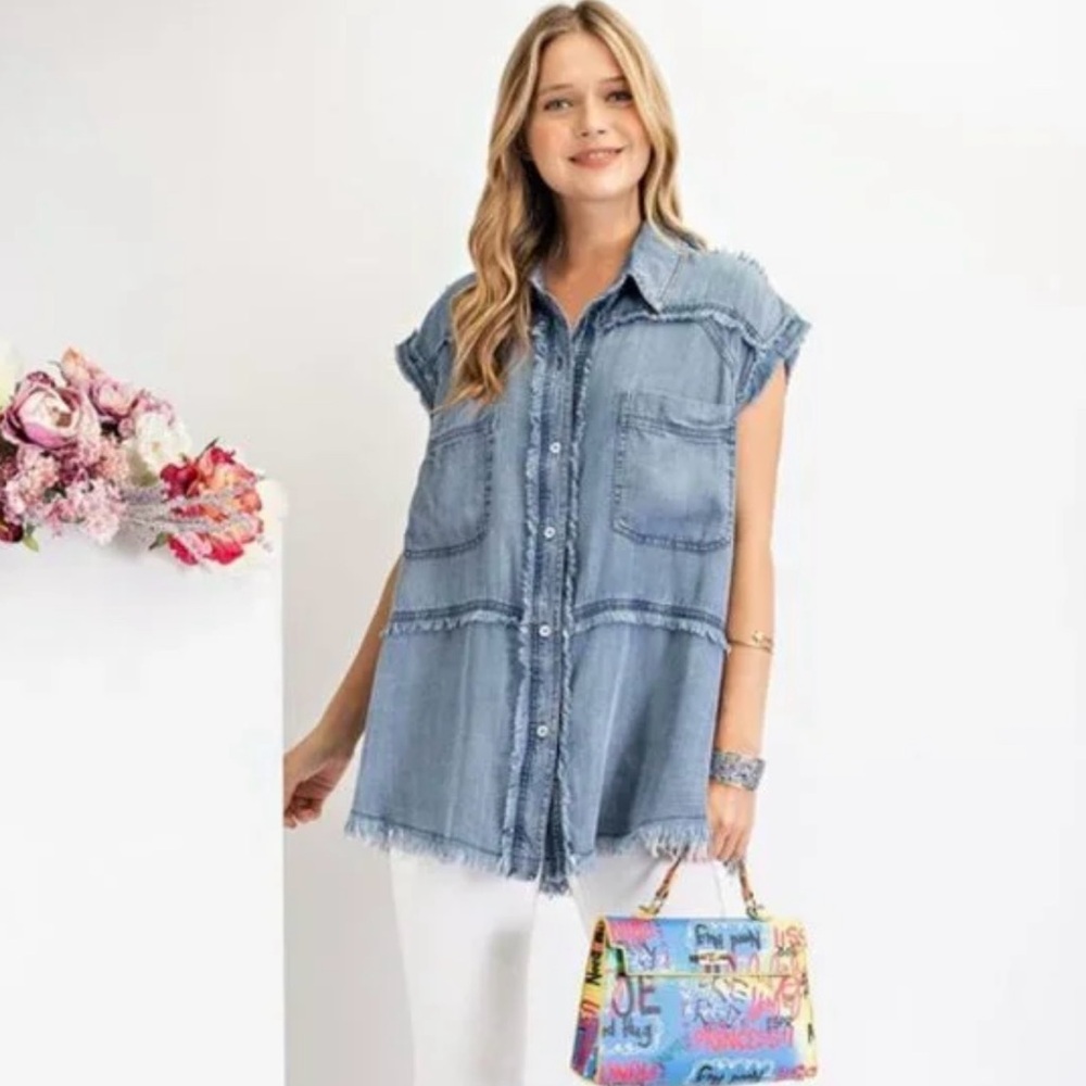 NWT Easel Dark Denim Wash Sleeveless Button Down Shirt -Sunny Days Frayed-small